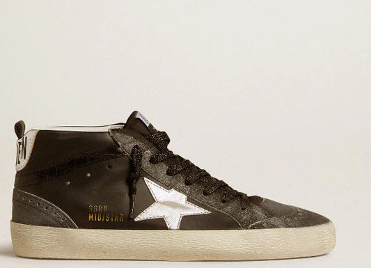 Mid Star Women in black leather with a silver laminated leather star